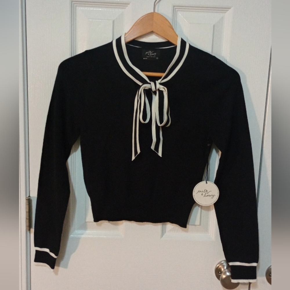 Black & Ivory Women's Sweater Blouse